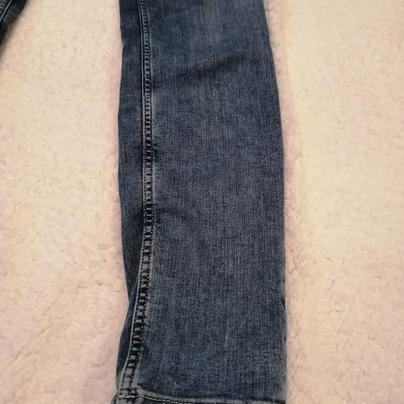 H&M light wash skinny jeans, size 6 - Picture 2 of 10